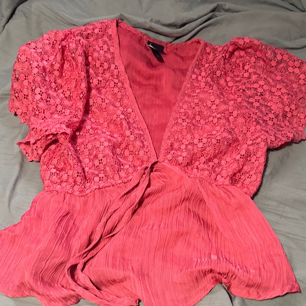 Women's Pink Lace & Pleated V-Neck Top